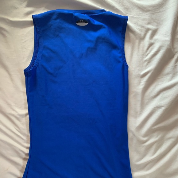 Under Armor workout tee! - Picture 2 of 3